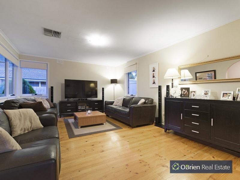 56 Girvan Circuit, Endeavour Hills VIC 3802