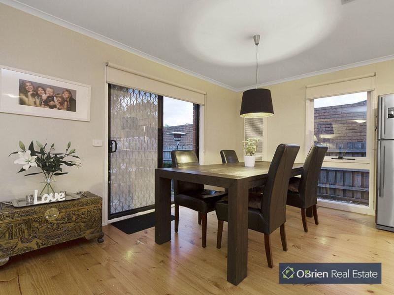 56 Girvan Circuit, Endeavour Hills VIC 3802