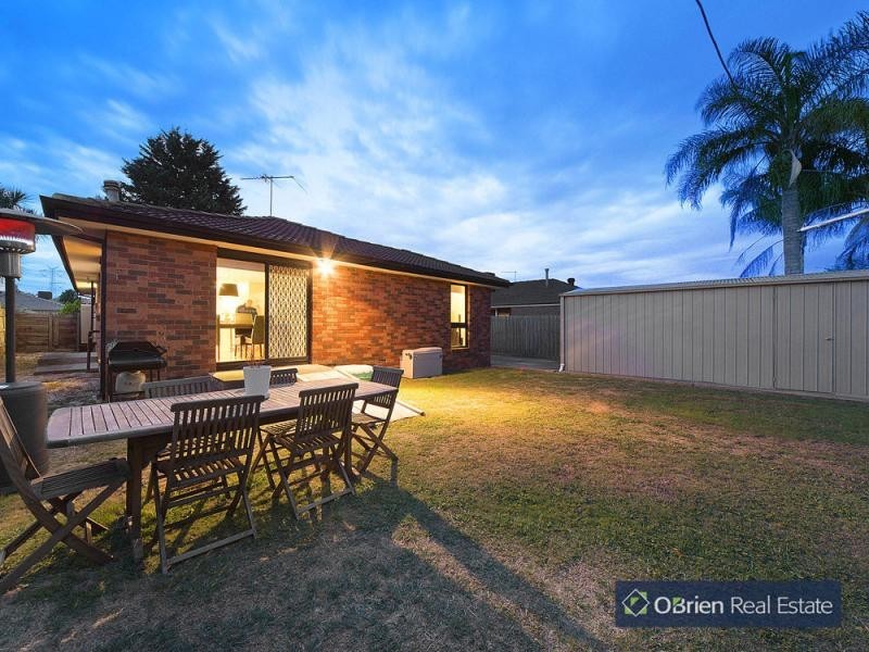 56 Girvan Circuit, Endeavour Hills VIC 3802