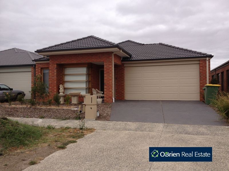 52 Dusseldorp Avenue, Pakenham VIC 3810