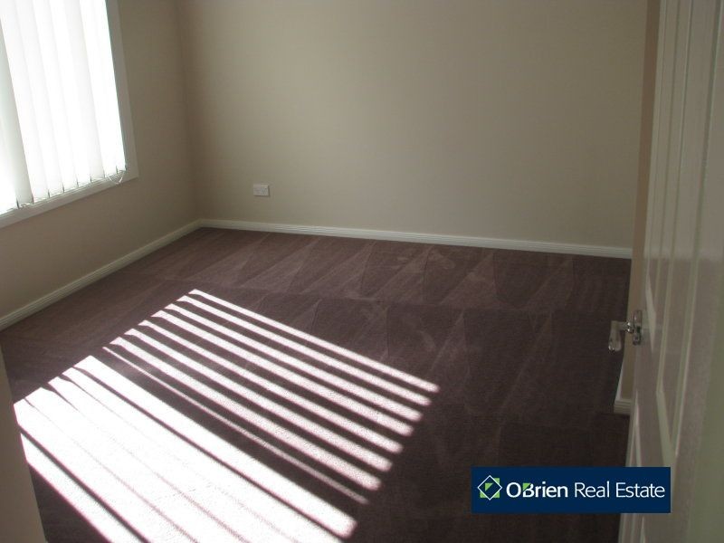 87 The Parkway, Pakenham VIC 3810