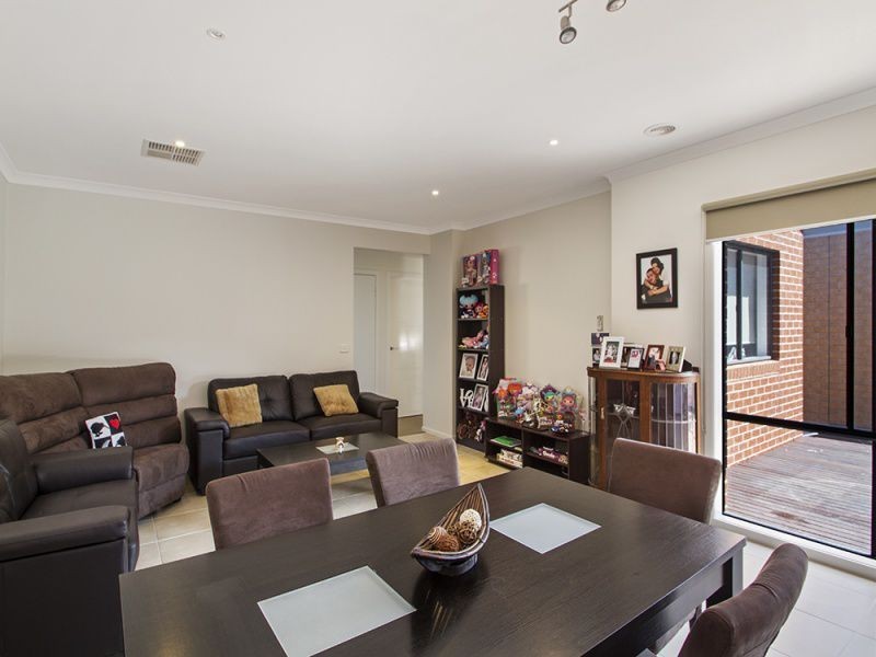 3 Kikuya Way, Cranbourne North VIC 3977