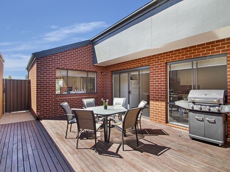 3 Kikuya Way, Cranbourne North VIC 3977