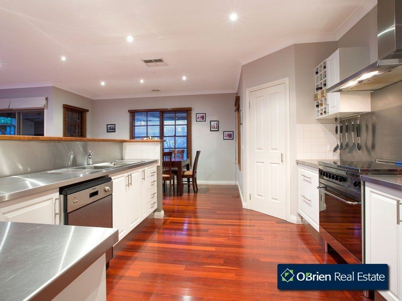 16 Sanctuary Way, Beaconsfield VIC 3807