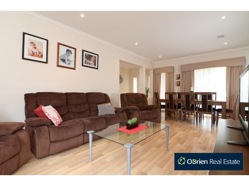 25 Amhurst Drive, Narre Warren South VIC 3805