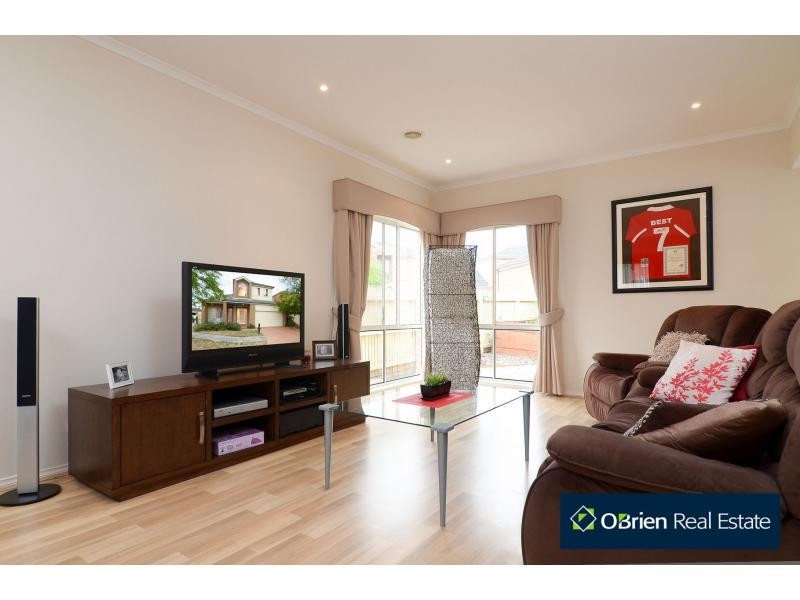 25 Amhurst Drive, Narre Warren South VIC 3805