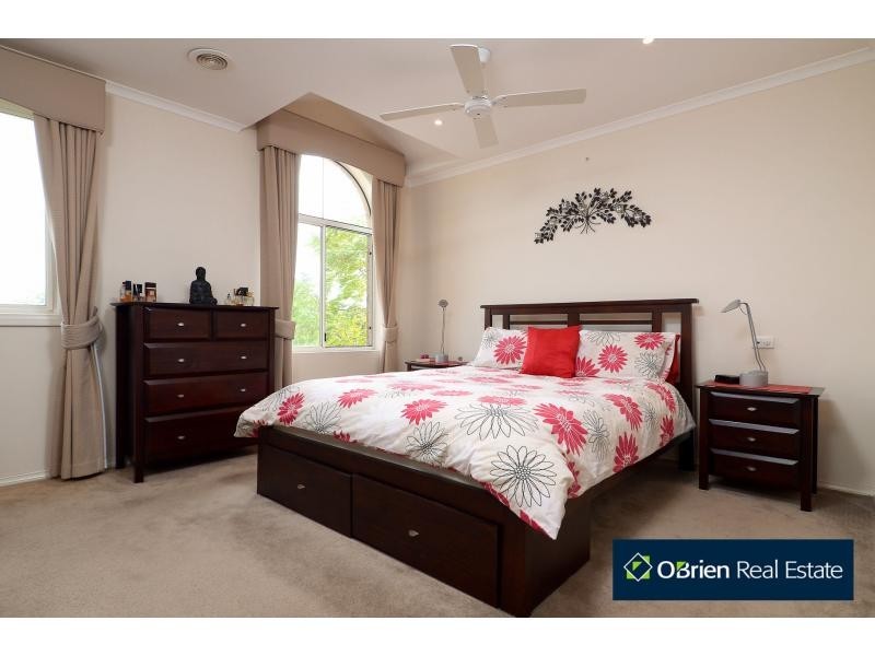 25 Amhurst Drive, Narre Warren South VIC 3805