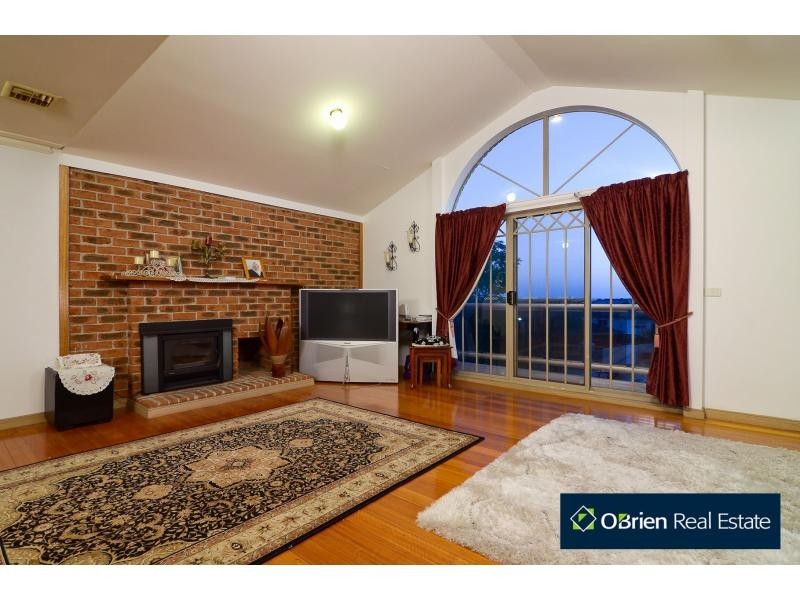 5 Naila Close, Endeavour Hills VIC 3802