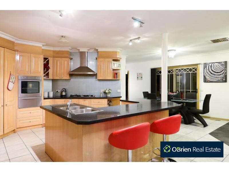 5 Naila Close, Endeavour Hills VIC 3802
