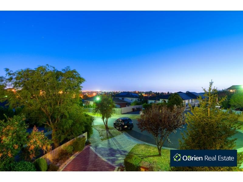 5 Naila Close, Endeavour Hills VIC 3802