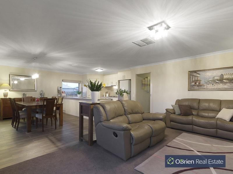 16 Cullen Drive, Lang Lang VIC 3984