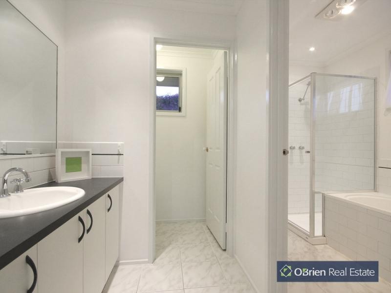 4 Maureen Court, Narre Warren VIC 3805