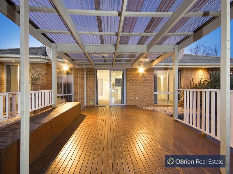 4 Maureen Court, Narre Warren VIC 3805