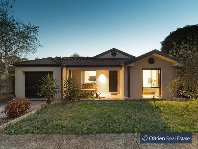 27 Sandalwood Drive, Narre Warren VIC 3805