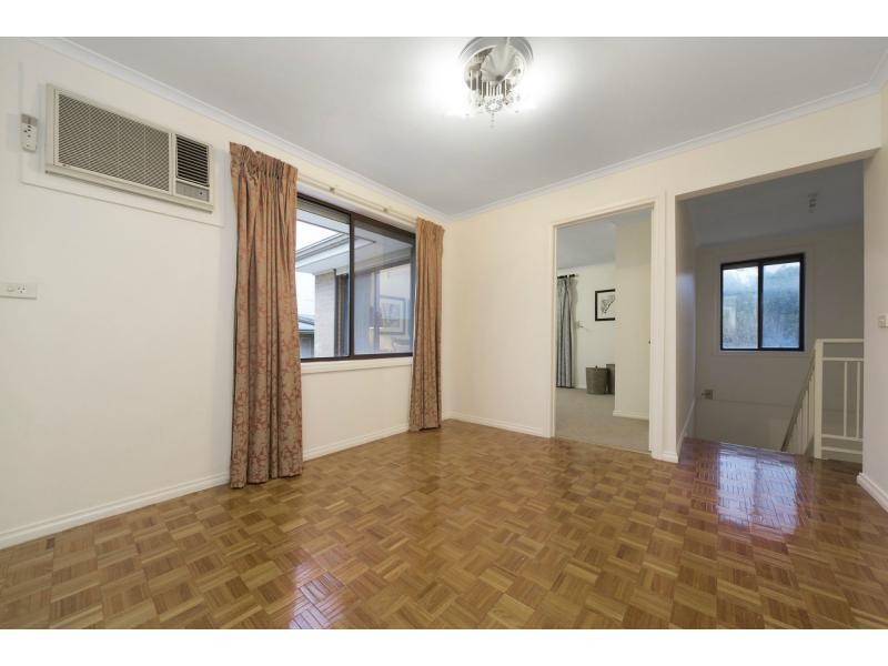 12 Monteith Crescent, Endeavour Hills VIC 3802