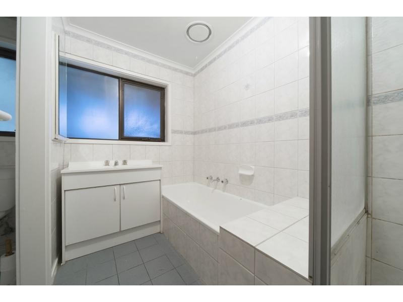 12 Monteith Crescent, Endeavour Hills VIC 3802