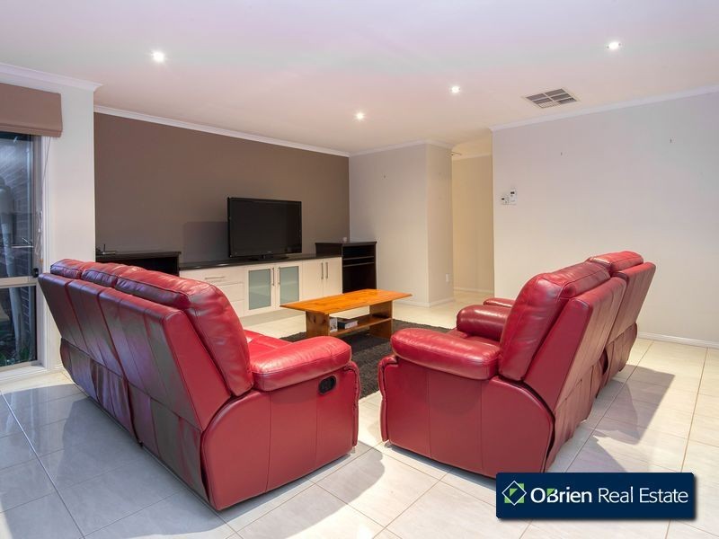 10 Tower Avenue, Narre Warren South VIC 3805