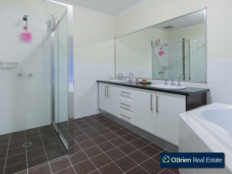 10 Tower Avenue, Narre Warren South VIC 3805