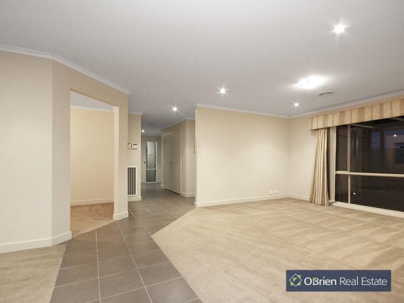 8 Rudd Court, Lynbrook VIC 3975