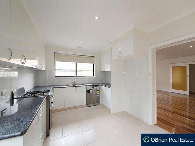 2/15 Glen Orme Avenue, Mckinnon VIC 3204
