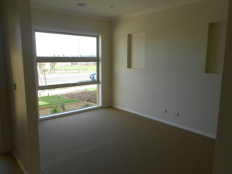 49 Frankland Street, Clyde North VIC 3978