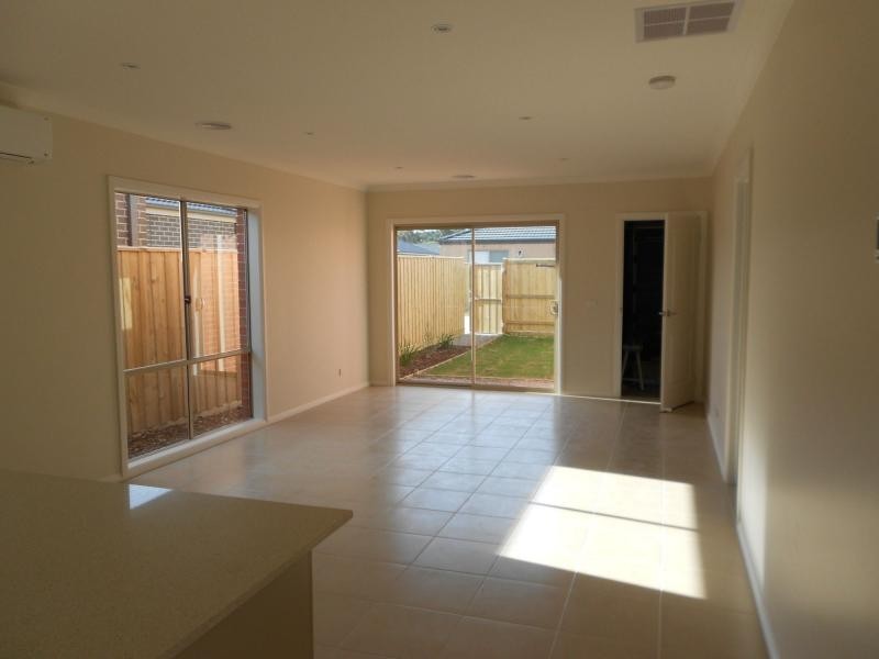 49 Frankland Street, Clyde North VIC 3978