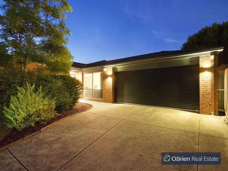 30 Lighthorse Crescent, Narre Warren South VIC 3805