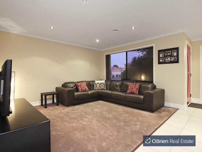 30 Lighthorse Crescent, Narre Warren South VIC 3805