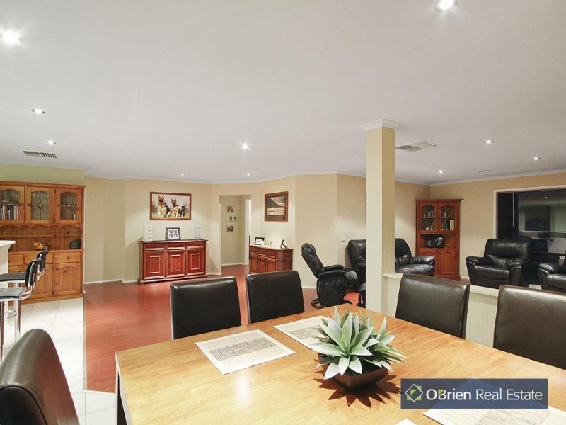 30 Lighthorse Crescent, Narre Warren South VIC 3805