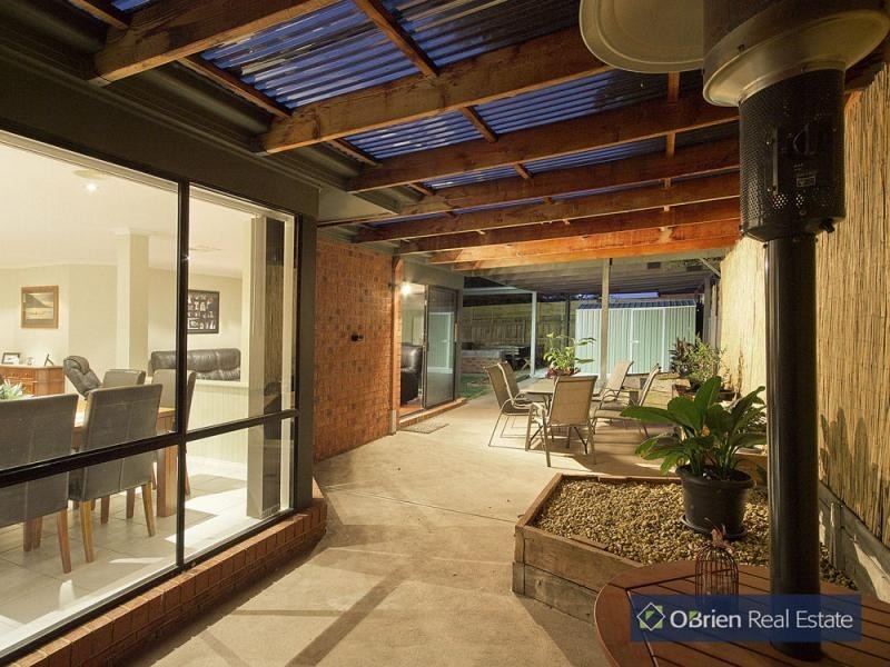 30 Lighthorse Crescent, Narre Warren South VIC 3805