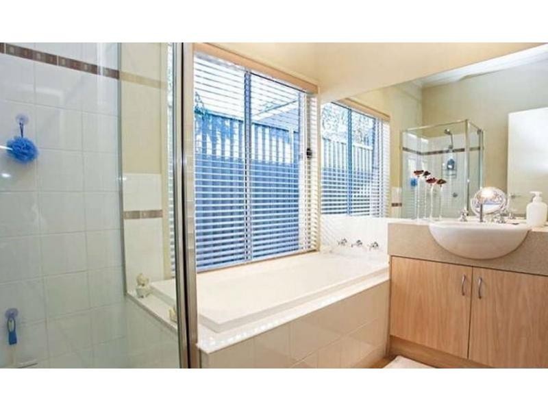 24 Eventide Rise, Pakenham VIC 3810