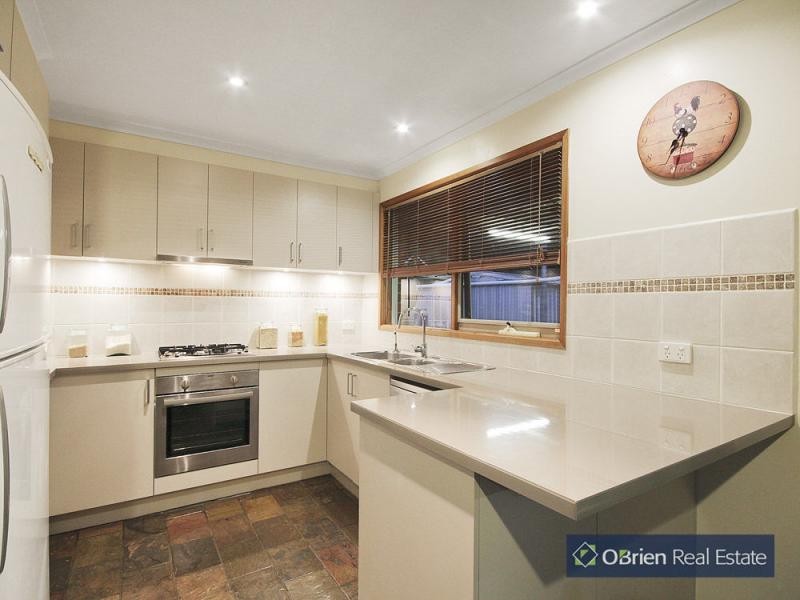 1 Smethurst Avenue, Pakenham VIC 3810