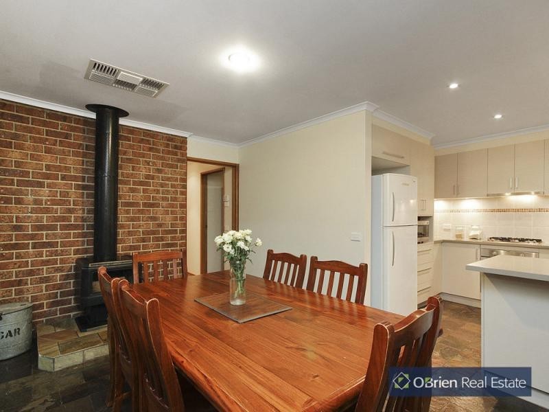 1 Smethurst Avenue, Pakenham VIC 3810