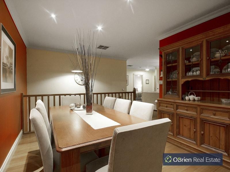 53 Edrington Park Drive, Berwick VIC 3806