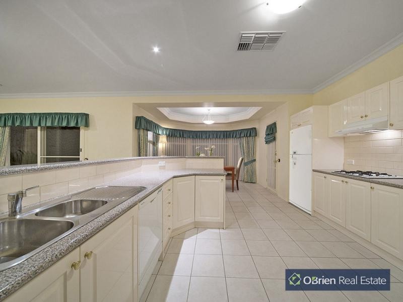 11 Terrace Gardens, Narre Warren South VIC 3805