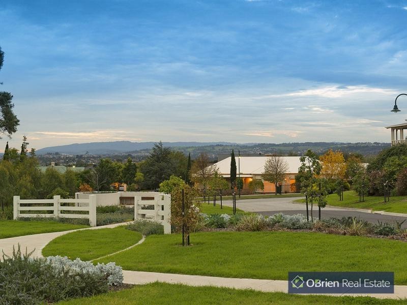 11 Terrace Gardens, Narre Warren South VIC 3805