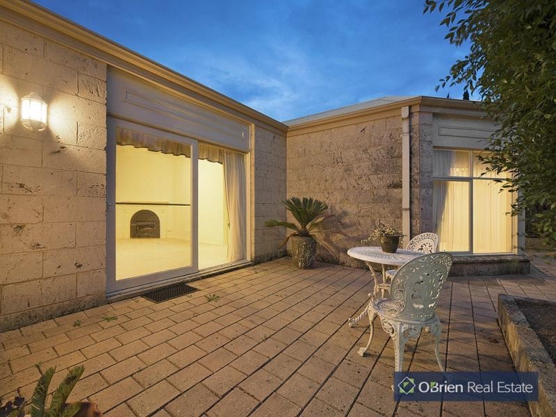 11 Terrace Gardens, Narre Warren South VIC 3805