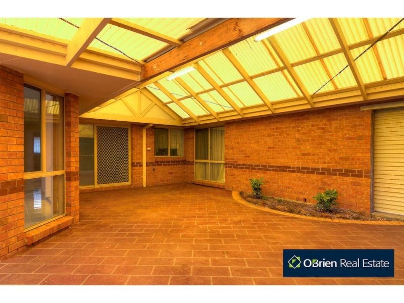 30 Sneddon Drive, Narre Warren South VIC 3805