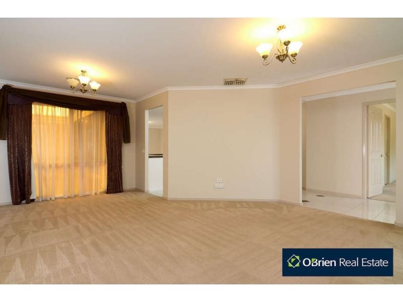 30 Sneddon Drive, Narre Warren South VIC 3805