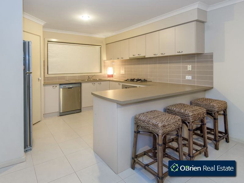22 Camelia Way, Pakenham VIC 3810