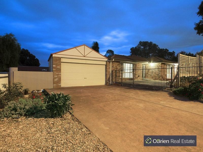 224 James Cook Drive, Endeavour Hills VIC 3802