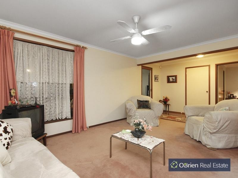 224 James Cook Drive, Endeavour Hills VIC 3802