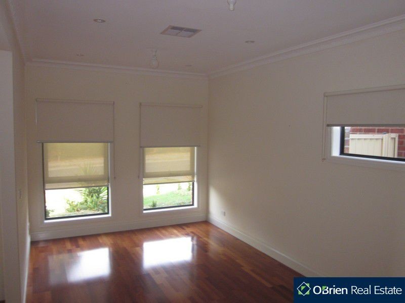 6 Chong Court, Berwick VIC 3806