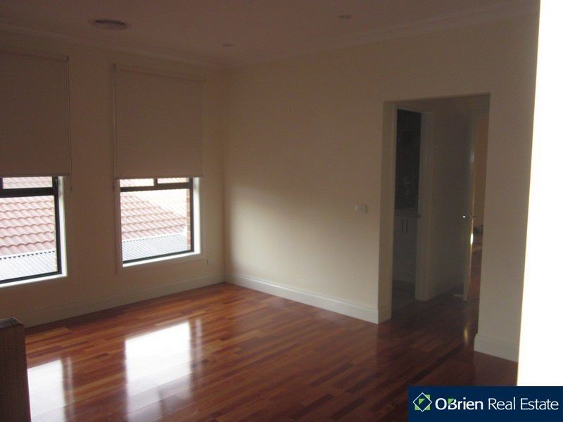 6 Chong Court, Berwick VIC 3806