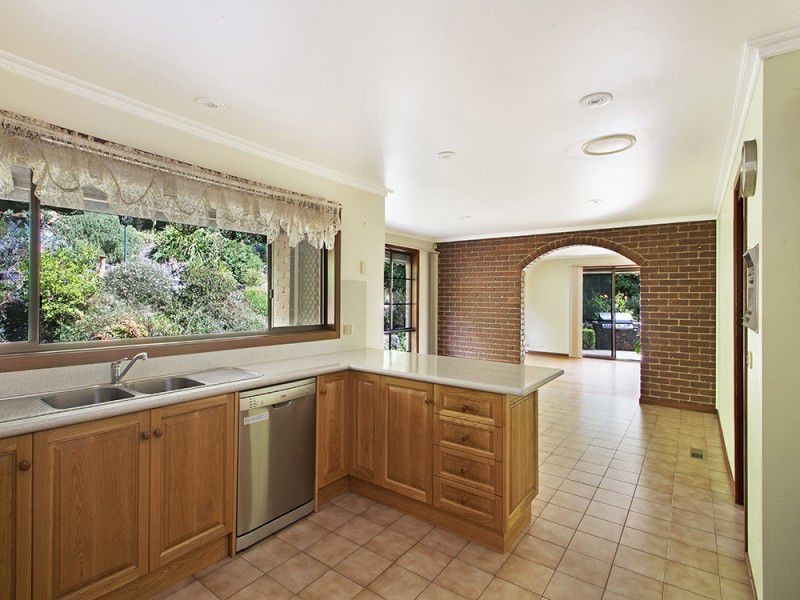 6 Bettina Court, Berwick VIC 3806