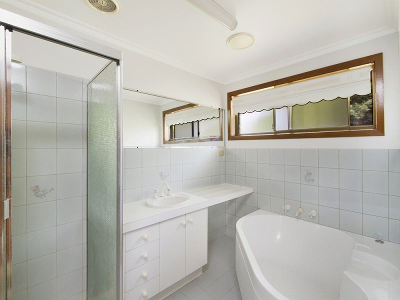 6 Bettina Court, Berwick VIC 3806