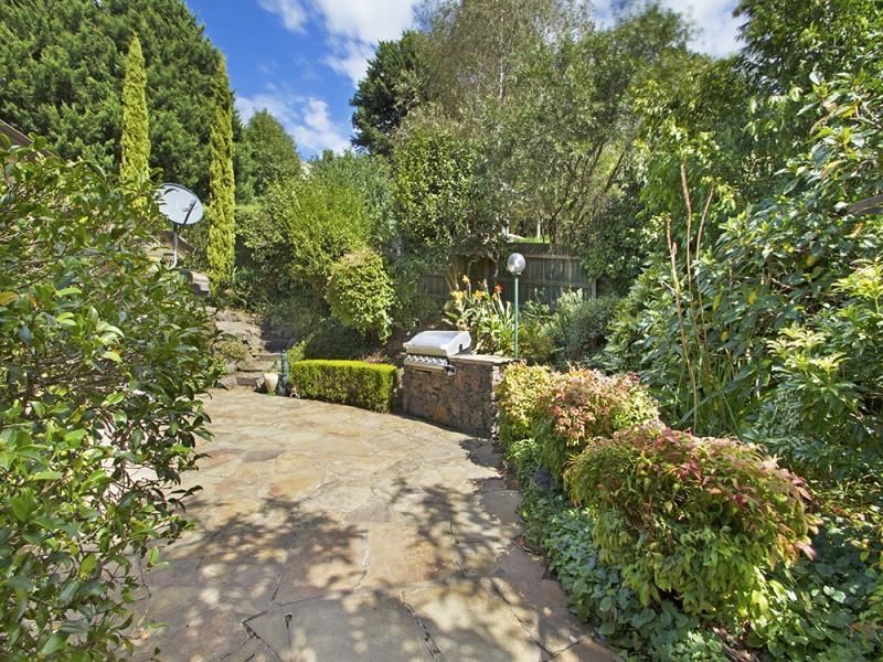 6 Bettina Court, Berwick VIC 3806