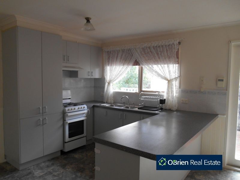 24 Leonie Court, Narre Warren VIC 3805