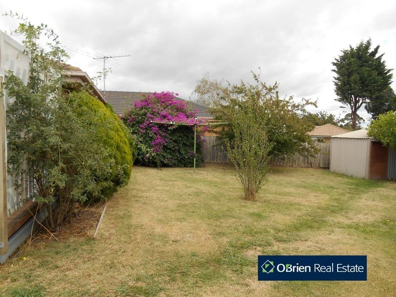 24 Leonie Court, Narre Warren VIC 3805