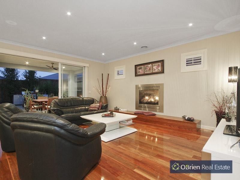 68 Arena Parade, Officer VIC 3809